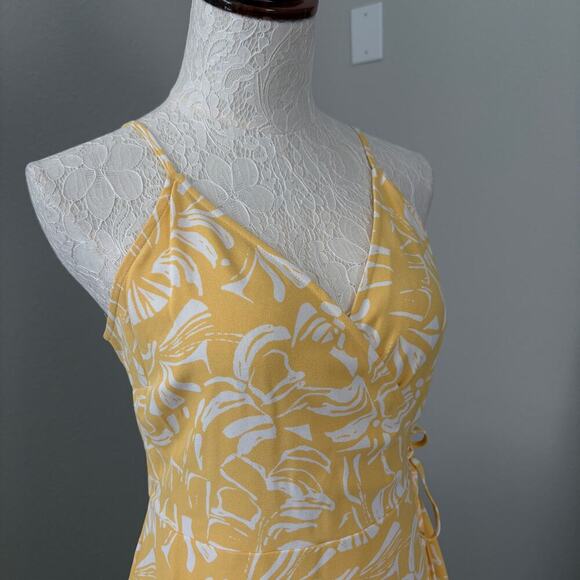 Nine West butter yellow wrap midi dress M adjustable strap resort sundress NWT - Picture 3 of 12